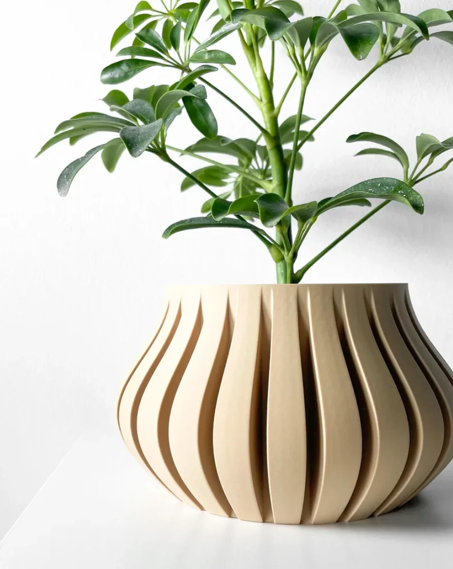 Arca Planter alternate view