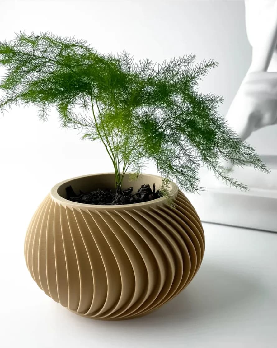 Helix Planter alternate view